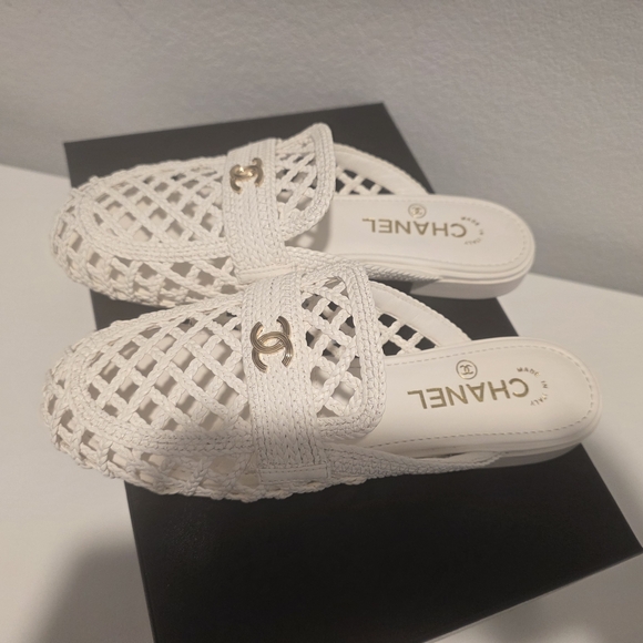 Chanel White Mules 2026  NEW - Picture 6 of 15